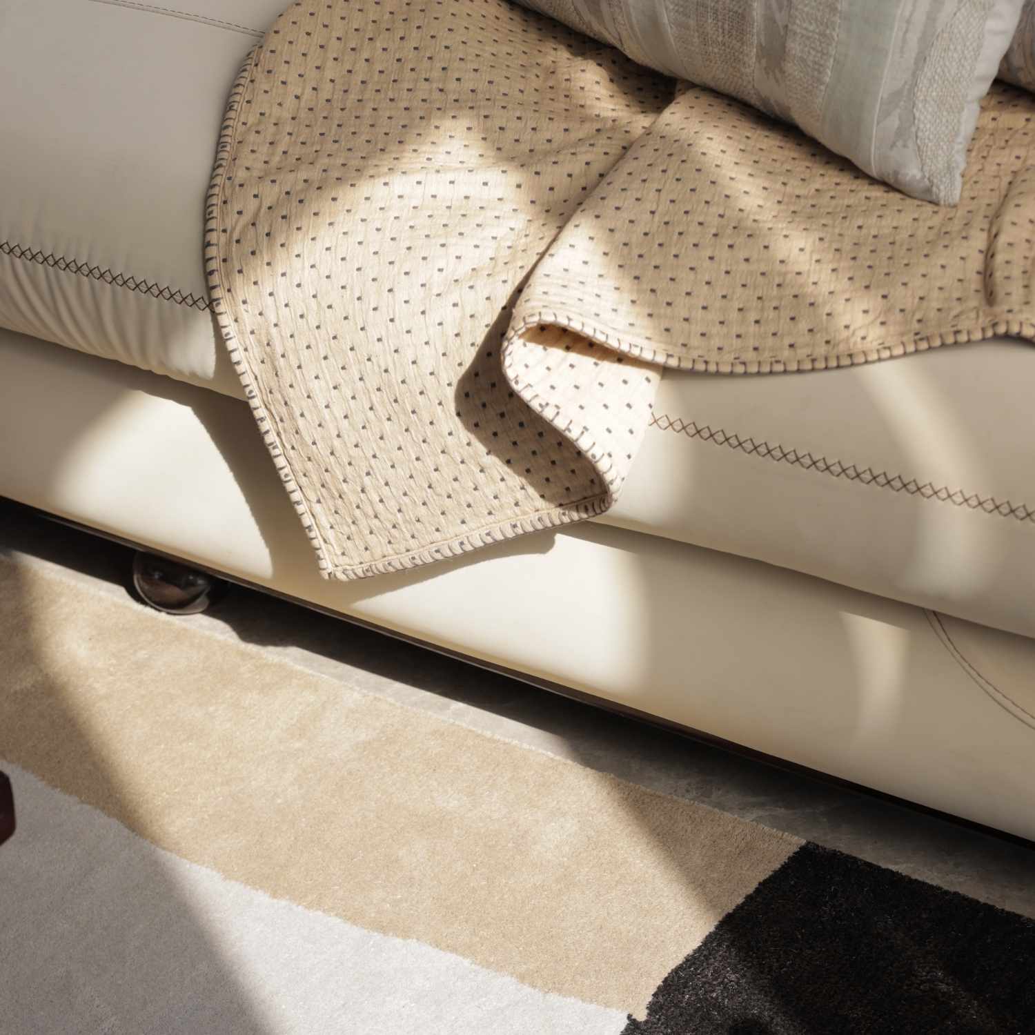 Dawn Cotton Jacqaurd and Embroidered Throw - Cotton - Hand Woven - Ajaypee Carpets (Thumbnail 3)