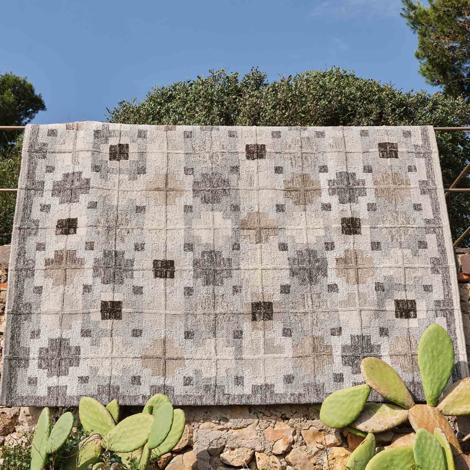 Heck Handtufted Woollen Rug By Mariella Ienna – Cotton Hand Tufted handmade carpet by Ajaypee Carpets