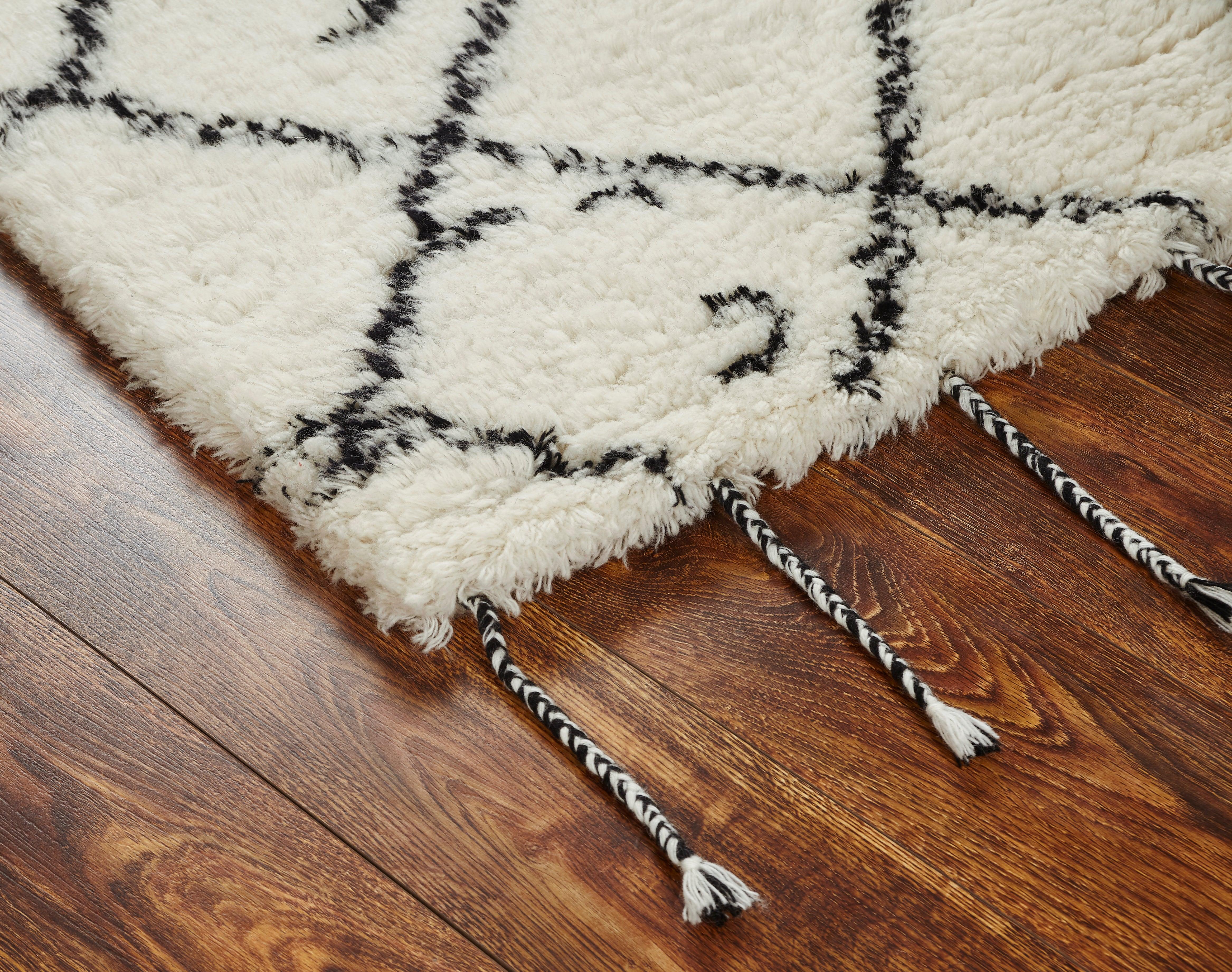 Wool HandTufted Carpet - Cross White /Black - Cotton - Hand Tufted - Ajaypee Carpets (Thumbnail 2)