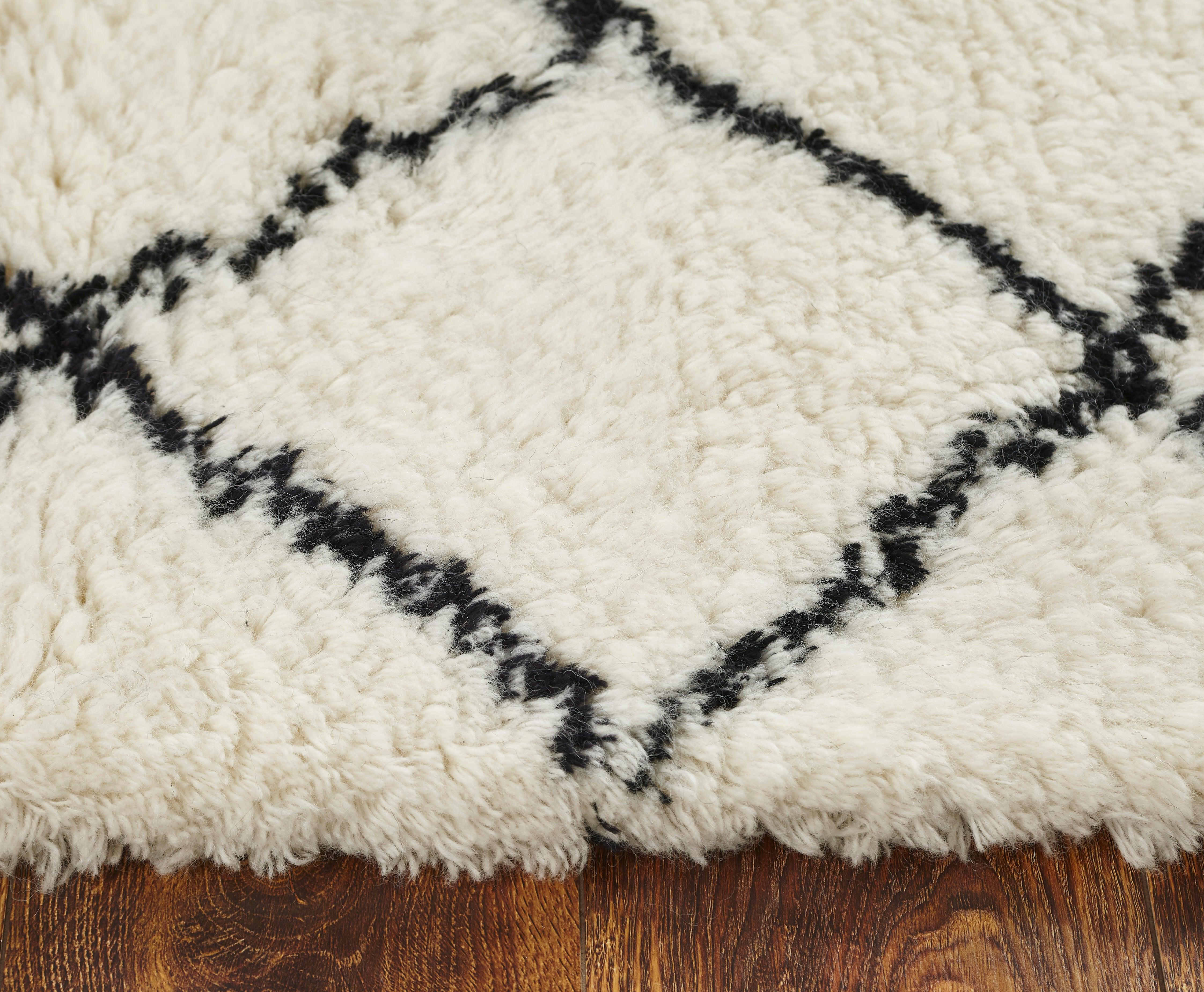 Wool HandTufted Carpet - Cross White /Black - Cotton - Hand Tufted - Ajaypee Carpets (Thumbnail 3)